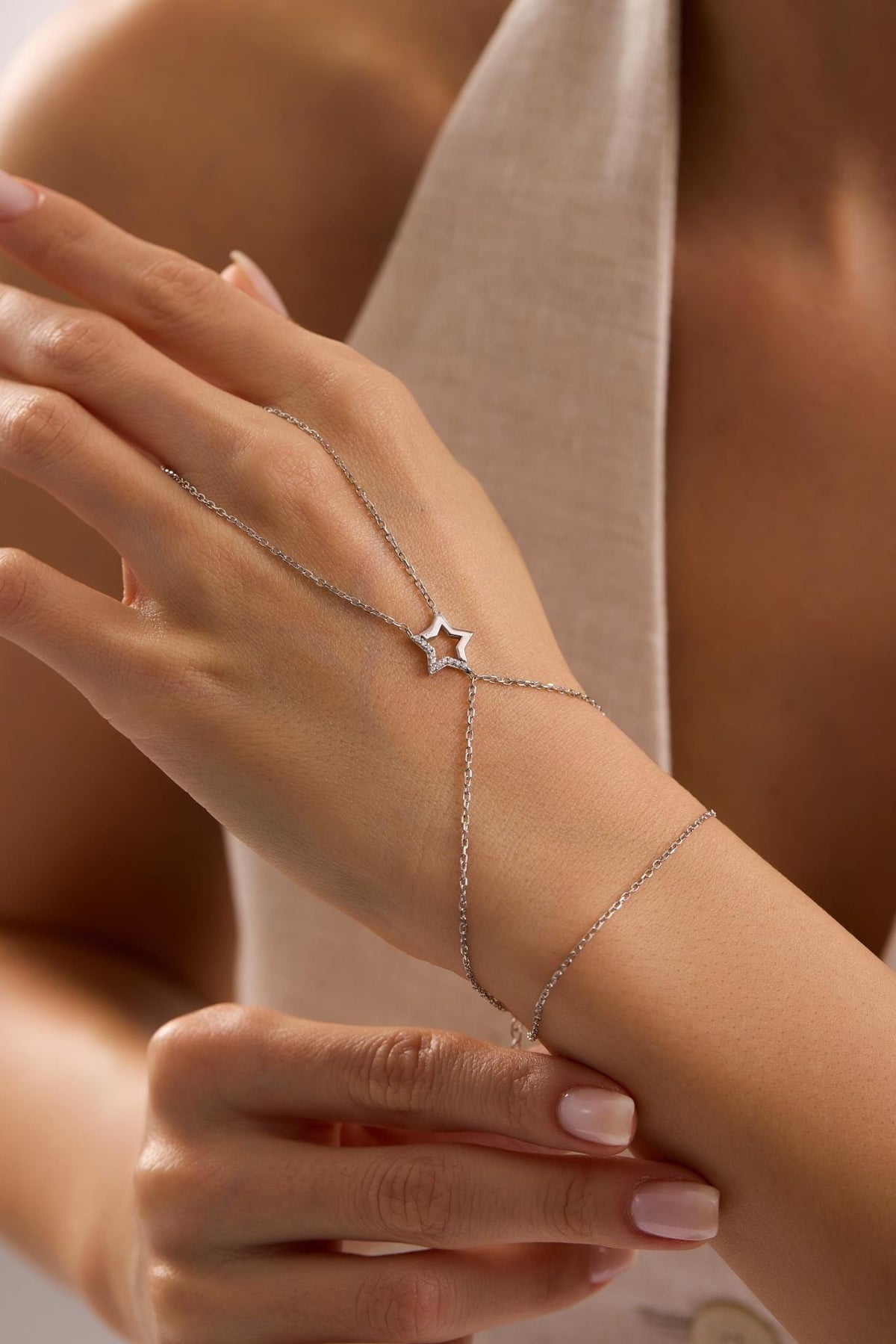 Sterling Silver Star Hand Chain Bracelet – Minimalist Zircon Celestial Jewelry