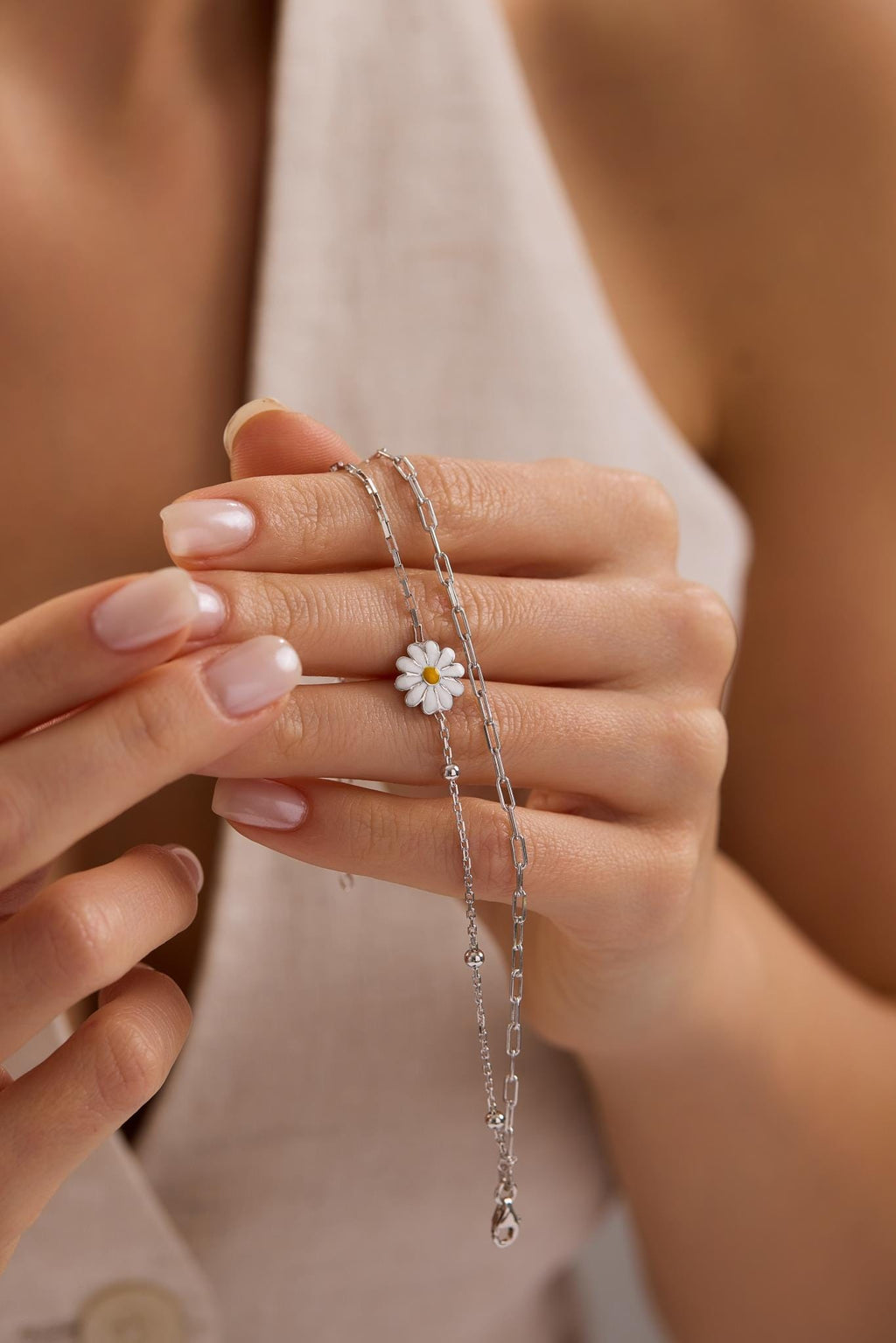 925 Sterling Silver Rhodium Plated Double Chain Daisy Bracelet with Zircon Stone (NRZ1000813)