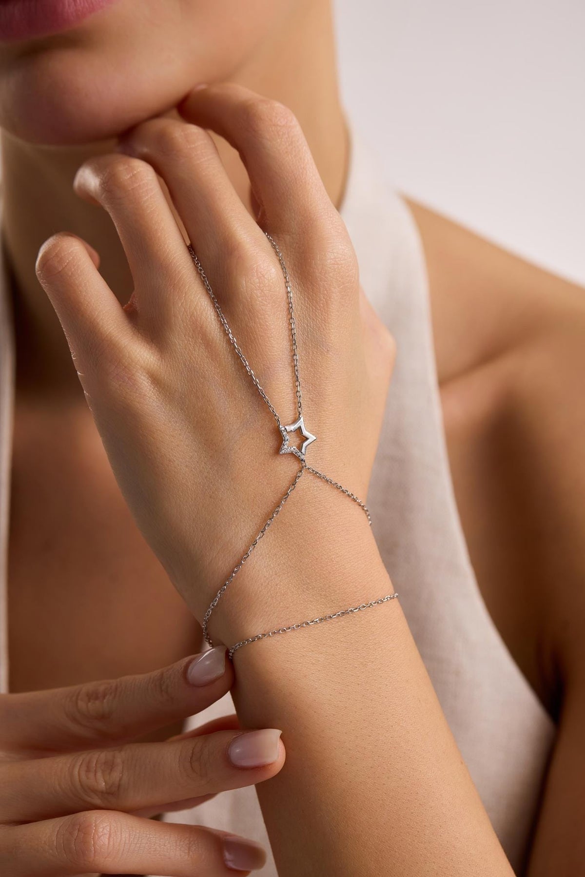 Sterling Silver Star Hand Chain Bracelet – Minimalist Zircon Celestial Jewelry