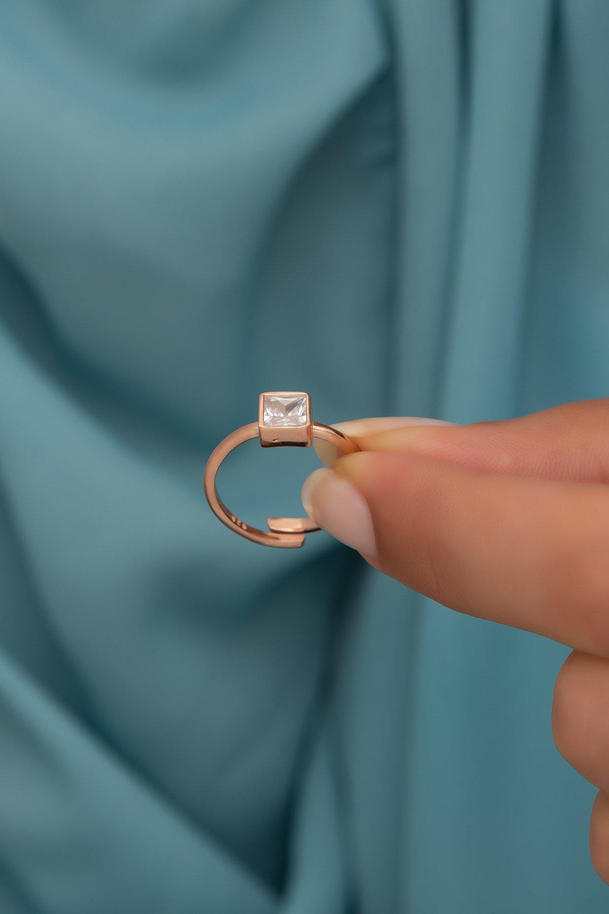 Square Solitaire Ring, Adjustable 925 Sterling Silver Zircon Ring for Women (NRZ99703)