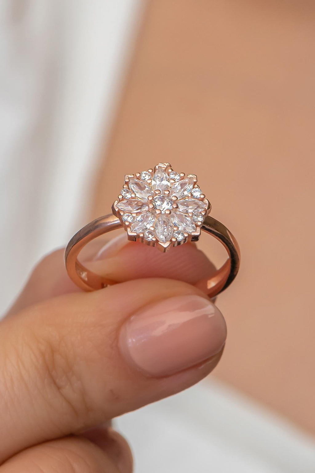 Flower Ring, Adjustable 925 Sterling Silver White Zircon Ring for Women (NRZ998964)