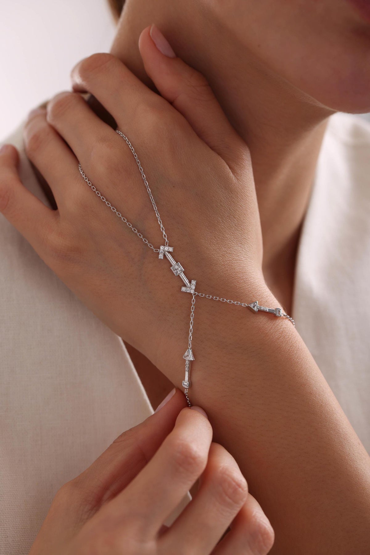Sterling Silver Arrow Hand Chain Bracelet | Zircon Shahmaran Jewelry