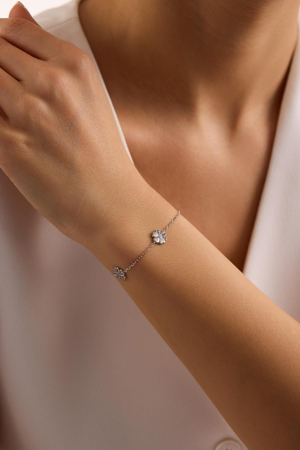 Sterling Silver Flower Bracelet | Zircon Floral (NRZ1000868)