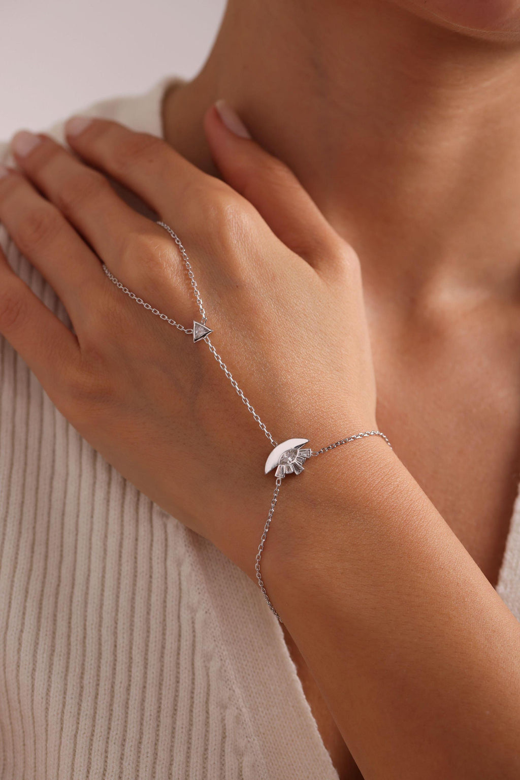 Silver Evil Eye Hand Chain Bracelet | 925 Sterling Silver Minimal Jewelry (NRZ999838)