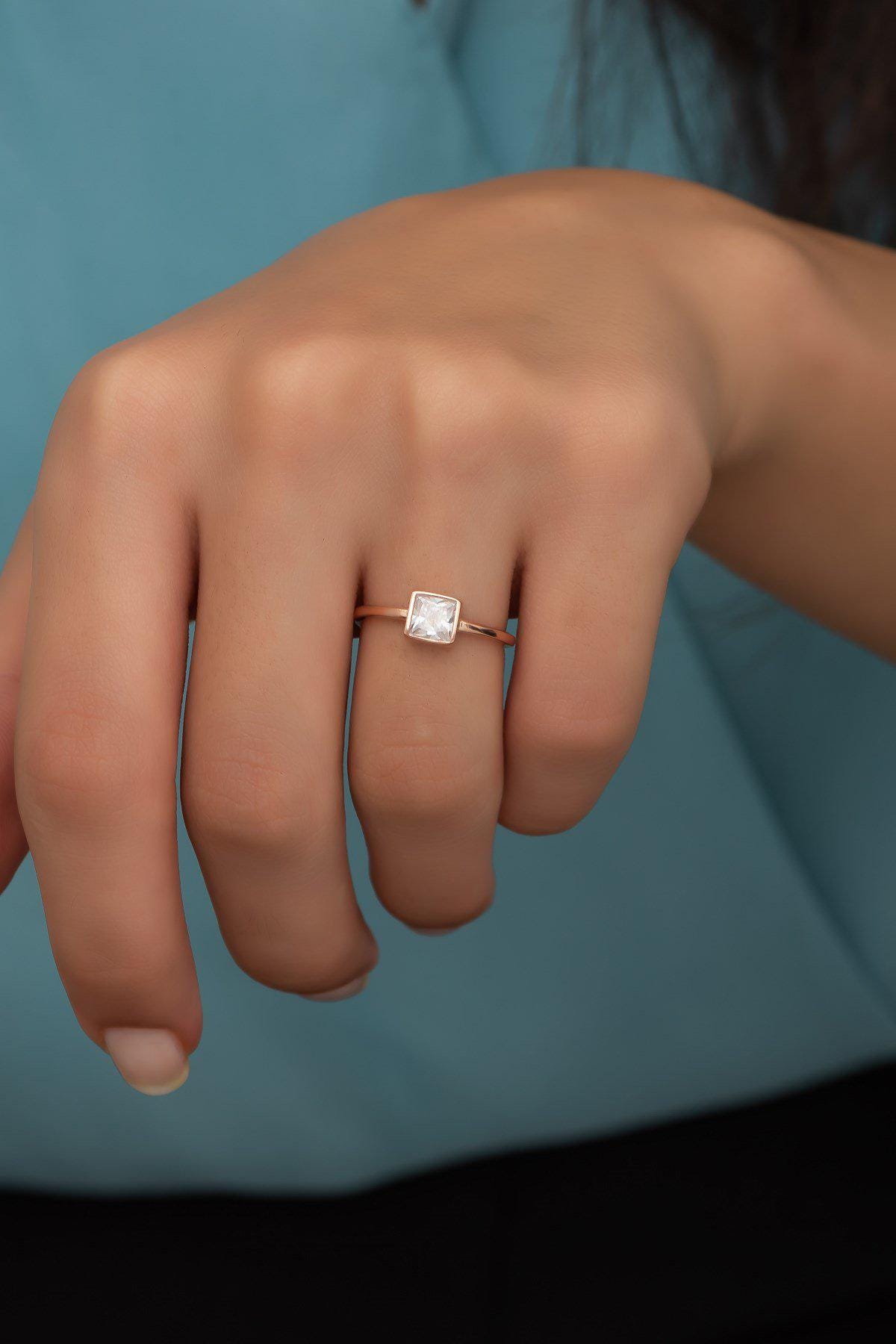 Square Solitaire Ring, Adjustable 925 Sterling Silver Zircon Ring for Women (NRZ99703)