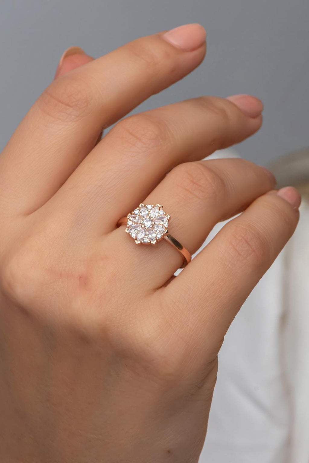 Flower Ring, Adjustable 925 Sterling Silver White Zircon Ring for Women (NRZ998964)