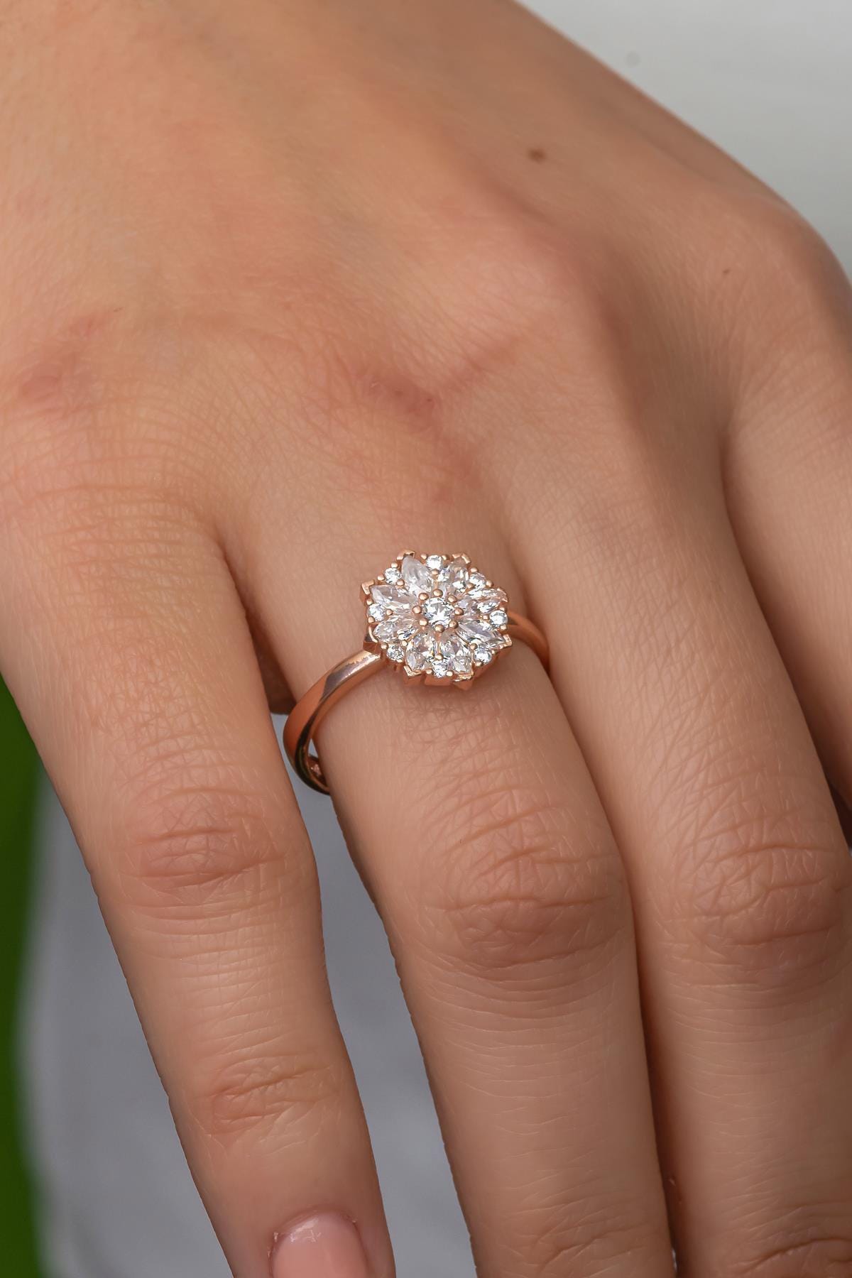 Flower Ring, Adjustable 925 Sterling Silver White Zircon Ring for Women (NRZ998964)