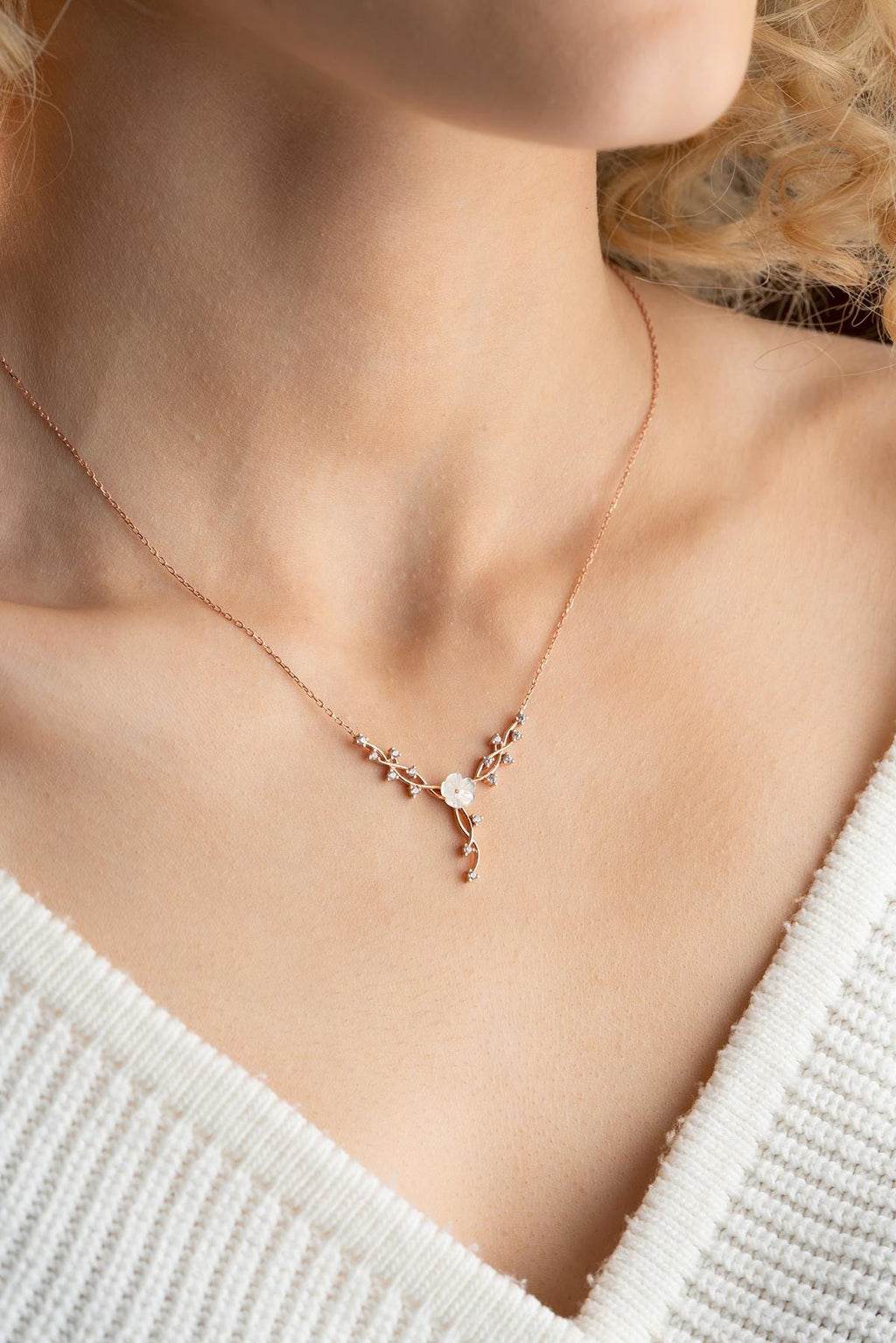 Rose Gold Magnolia Necklace | Sterling Silver Zircon Floral Vine Pendant (NRZ998918)