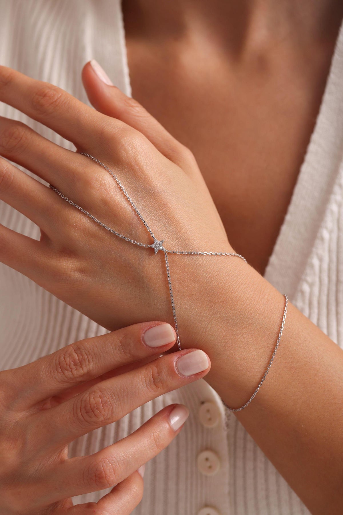 Silver Star Hand Chain Bracelet | 925 Sterling Silver Minimal Jewelry (NRZ999840)