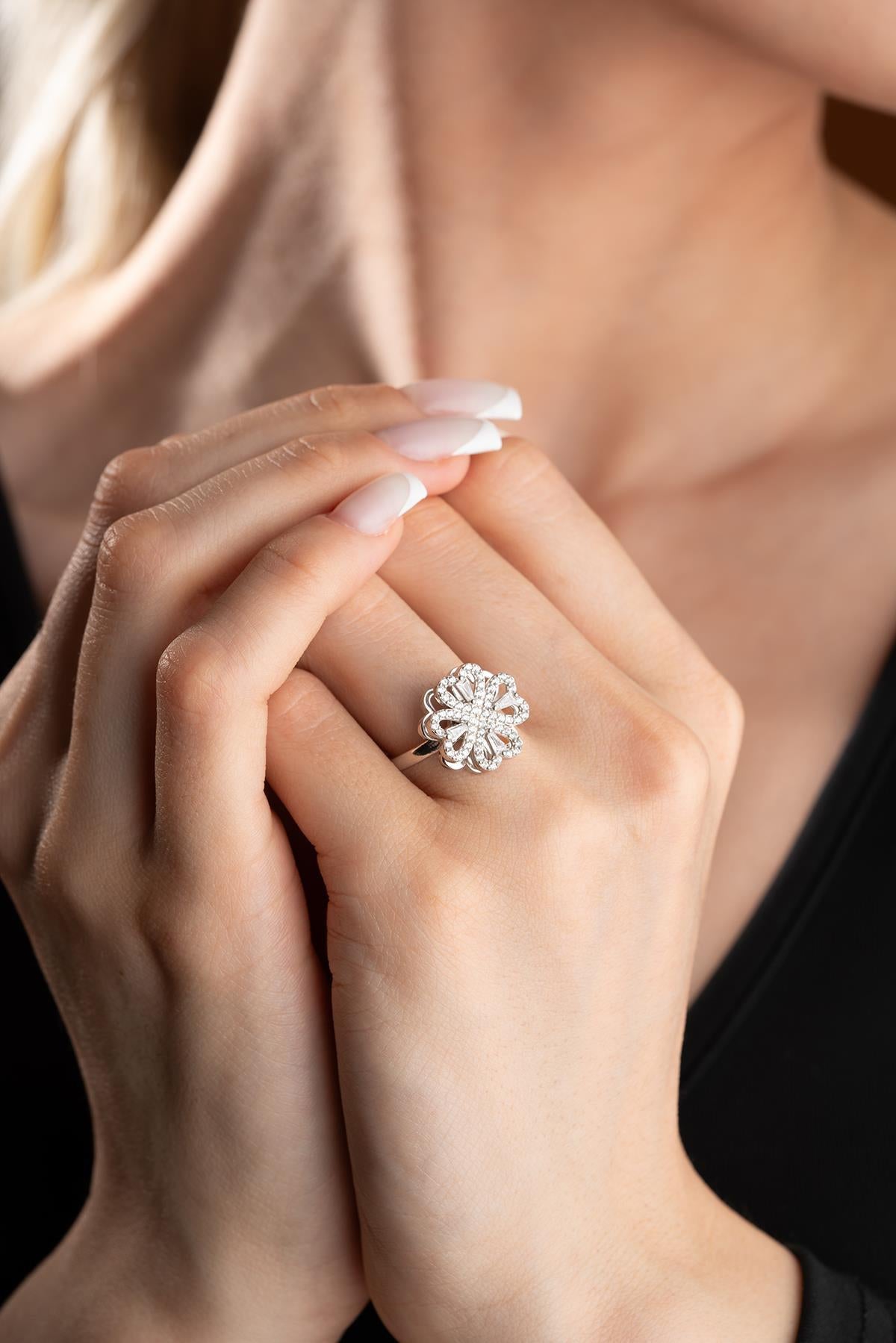 Adjustable Clover Spin Ring | 925 Sterling Silver Zircon Heart Design