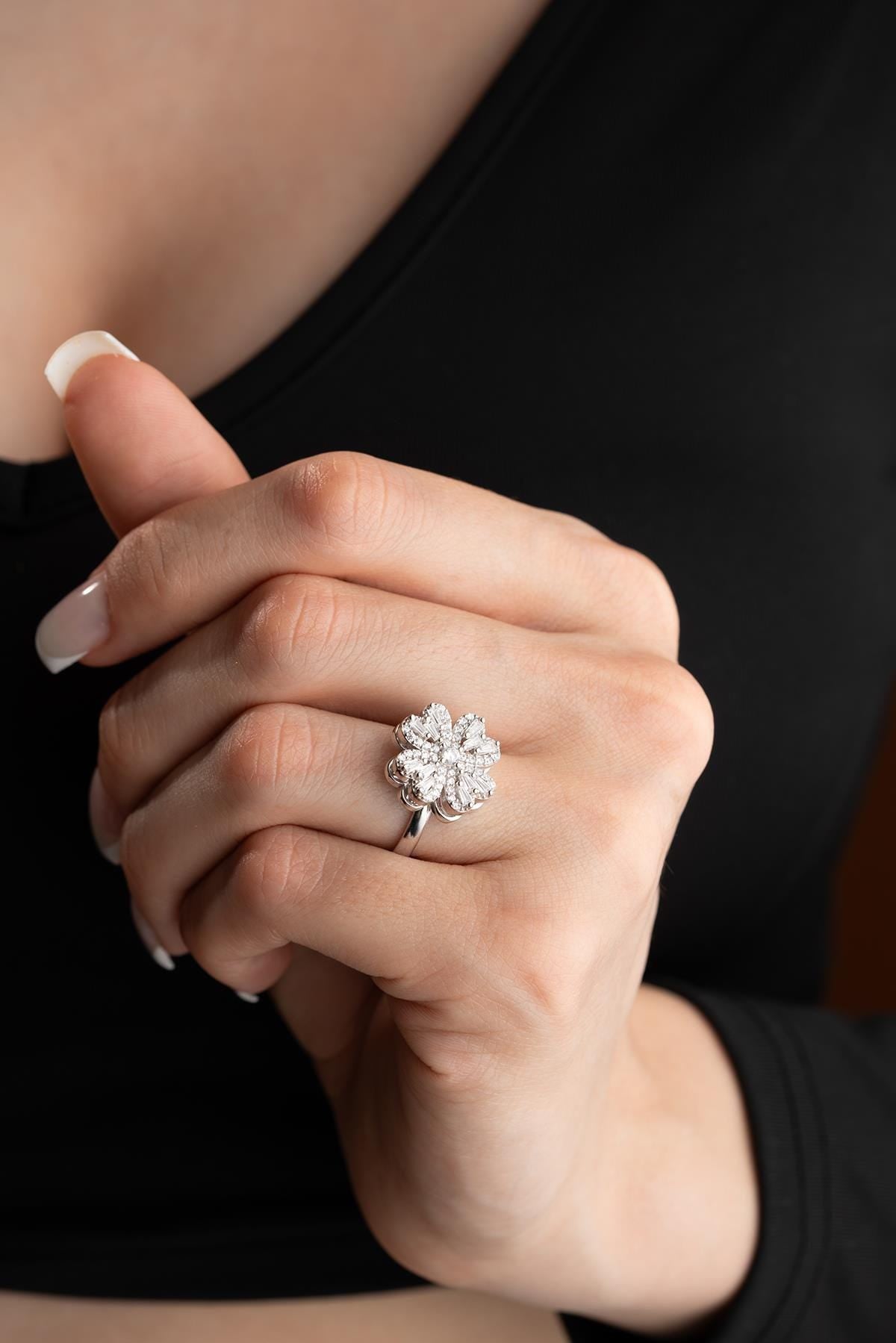 Adjustable Heart Clover Spin Ring | 925 Sterling Silver Zircon