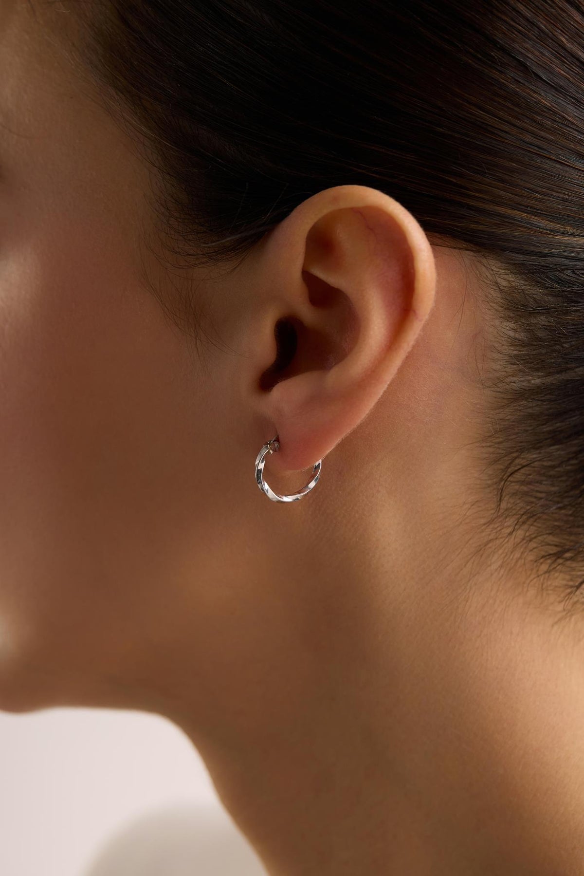 Twisted Hoop Earrings | 925 Sterling Silver Rhodium Plated Minimal 15mm Hoop