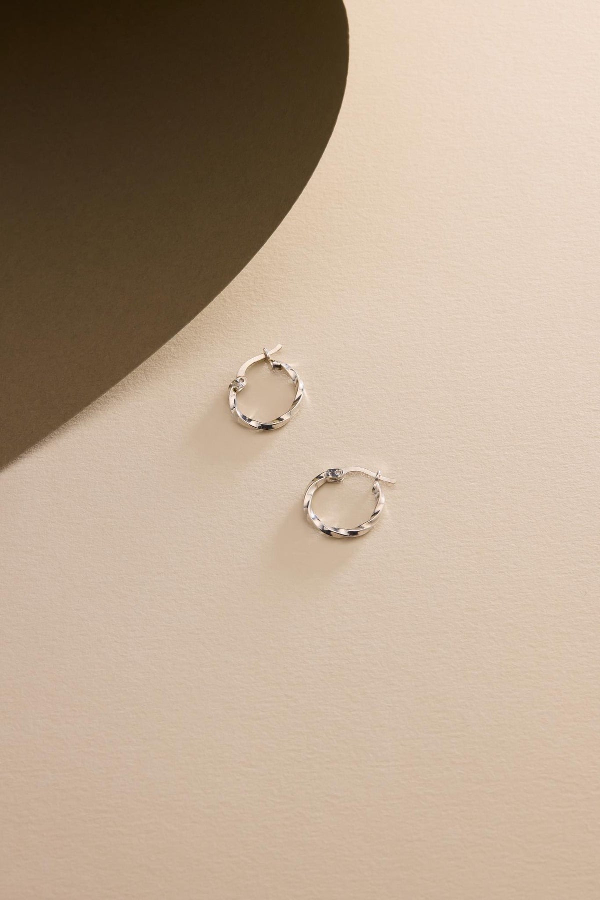 Twisted Hoop Earrings | 925 Sterling Silver Rhodium Plated Minimal 15mm Hoop