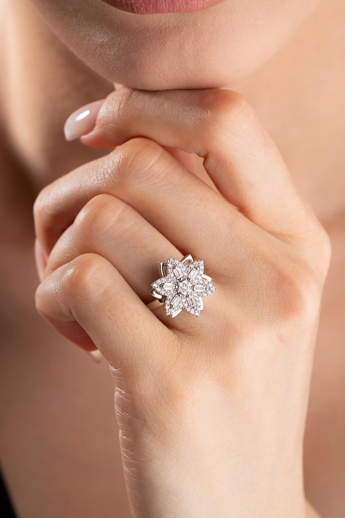 Adjustable Flower Spin Ring | 925 Sterling Silver Baguette Zircon