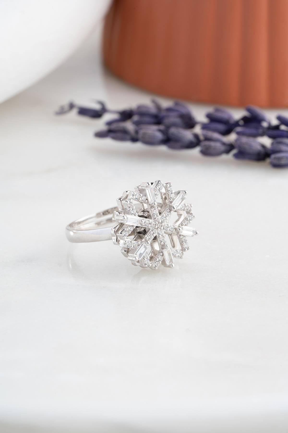 Adjustable Snowflake Spin Ring | 925 Sterling Silver Zircon