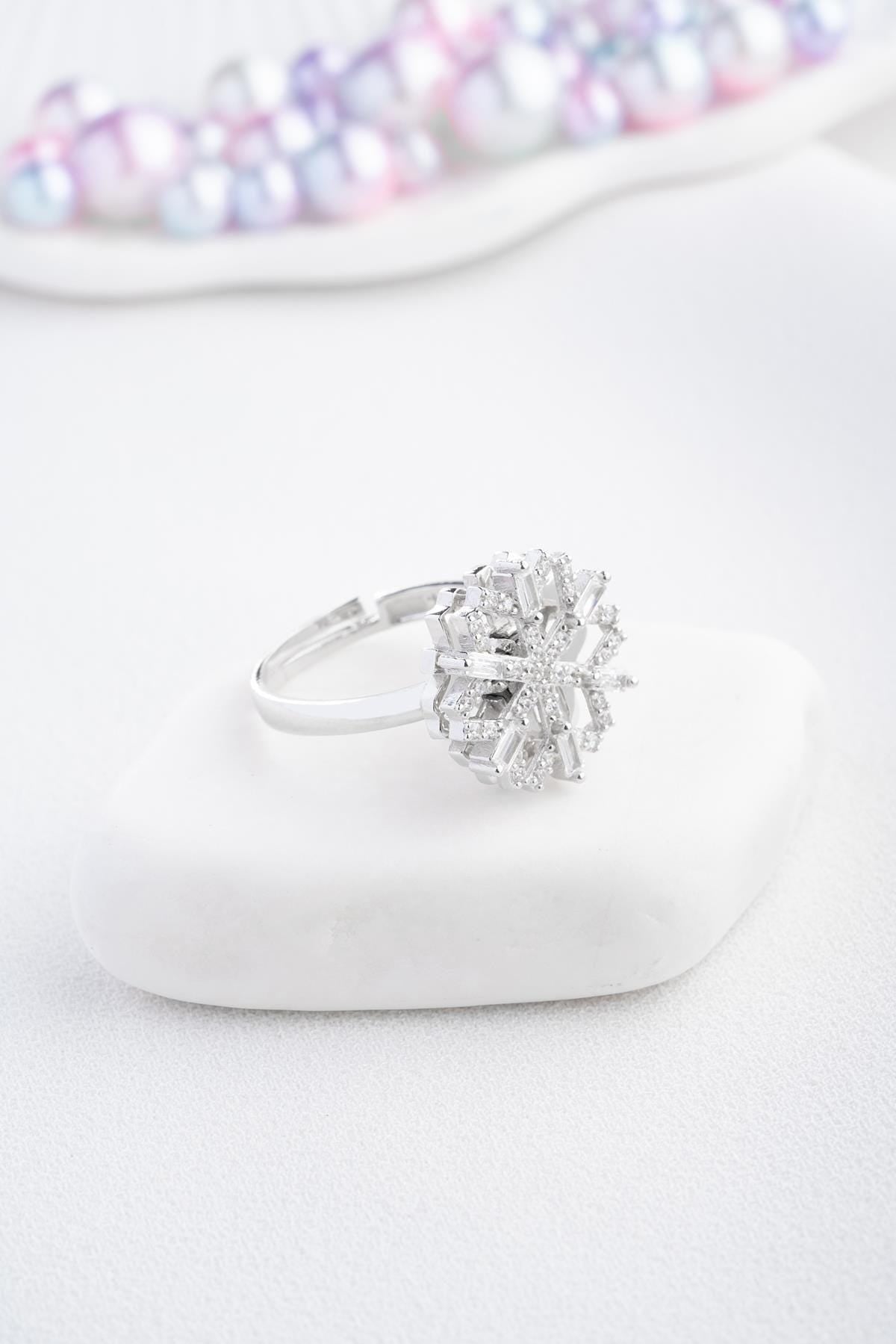 Adjustable Snowflake Spin Ring | 925 Sterling Silver Zircon